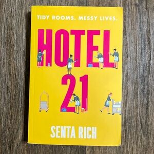 Hotel 21 by Senta Rich
